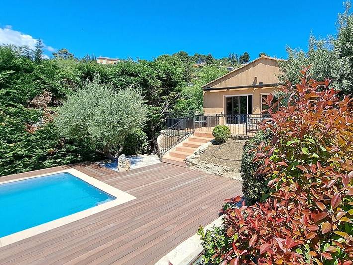 Maison de vacances à Apt avec baignoire in Apt, Parc naturel régional du Luberon
