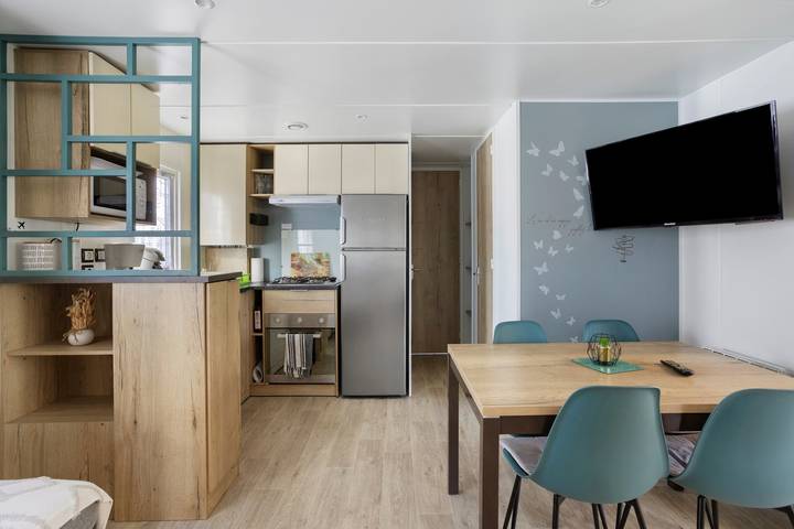 Bungalow 'Camping Siblu Mar Estang' avec vue sur la montagne, Wi-Fi et climatisation in Canet-en-Roussillon, Côte d'Améthyste