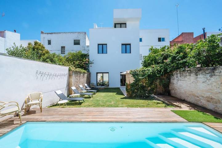 Casa rural para 12 personas, con Balcón y Terraza además de Jardín y Piscina en Tomares - 3