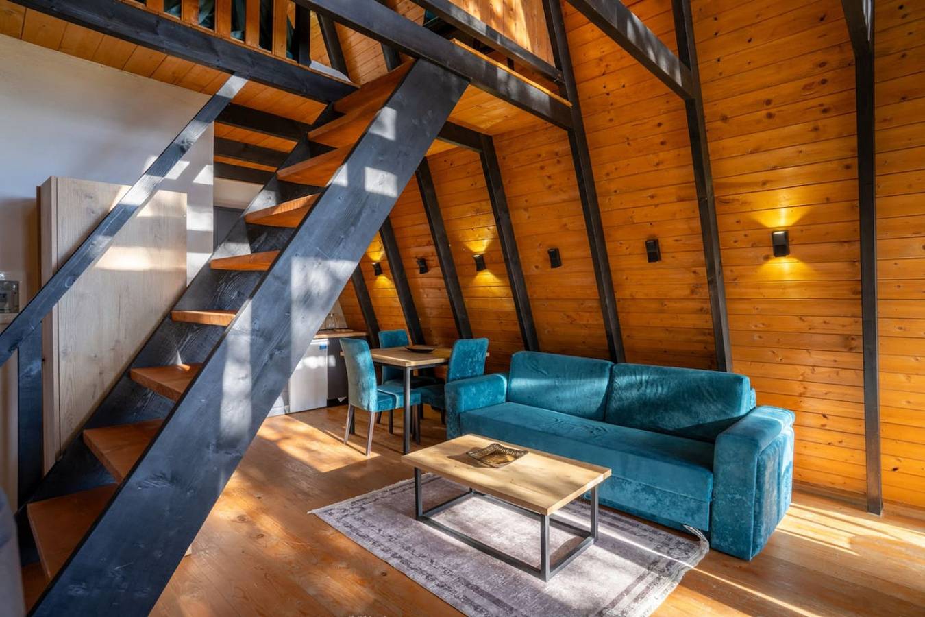 Ganzes Studio, Teal Retreat | The Golden Cabins with Garden in Gjinar, Elbasan