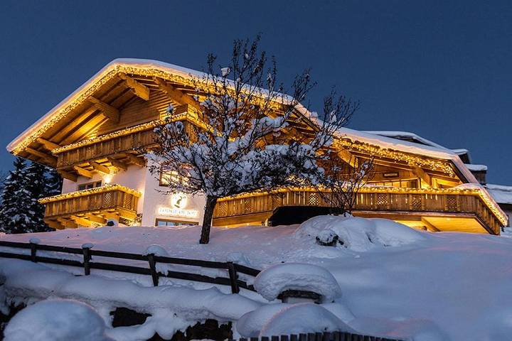 Chalet voor 14 personen, with Balkon and Terras as well as Tuin and Sauna in Wagrain