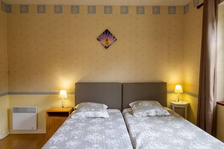 Gîte pour 4 personnes, avec piscine et terrasse à Mazeyrolles - 3