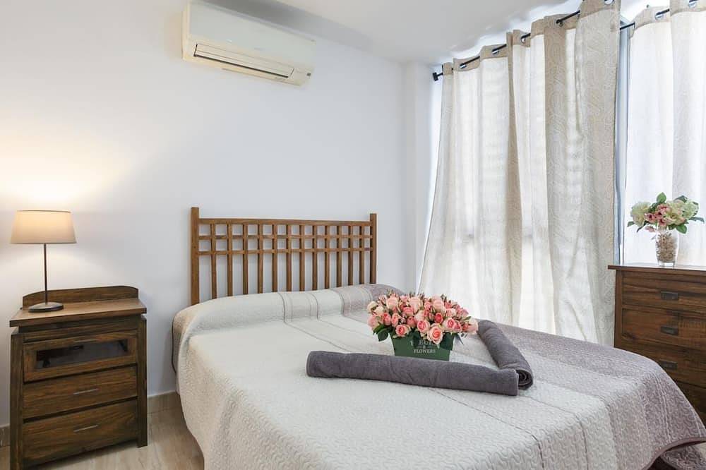 Apartamento entero, 25 km Barcelona , 100 meters from the beach (mat6) in Mataró, Costa del Maresme