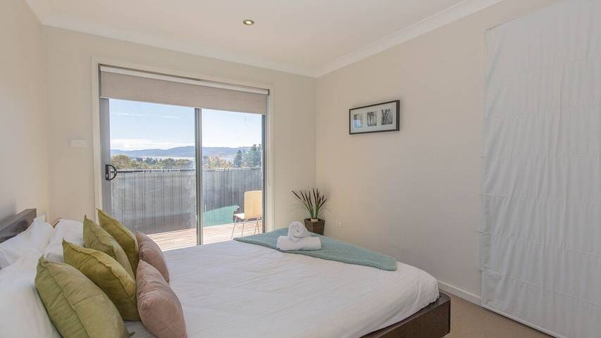 Holiday home for 8 people, with balcony in Jindabyne