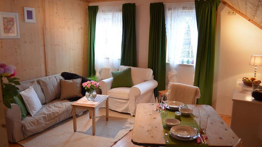 Ferienwohnung für 4 Personen, mit Ausblick und Sauna sowie Balkon und Garten - 1