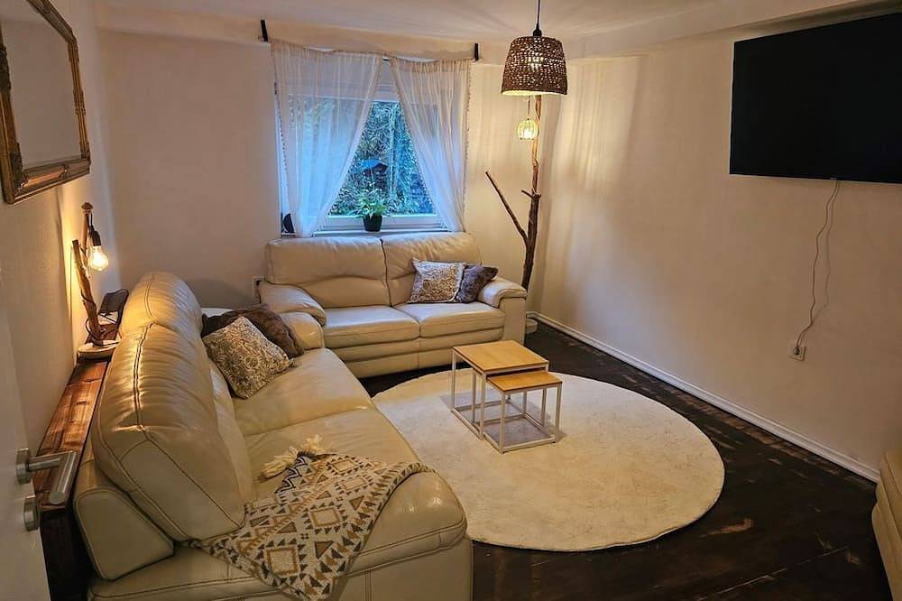 Ganze Wohnung, Ferienwohnung Josy - Appartement/Fewo, Dusche und Bad, Wc, 1 Schlafraum in Dillenburg, Naturpark Lahn-Dill-Bergland