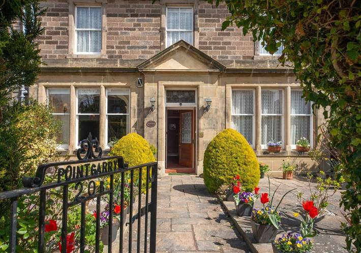 Holiday home for 12 people, with Terrace and Garden as well as Pool in North Berwick