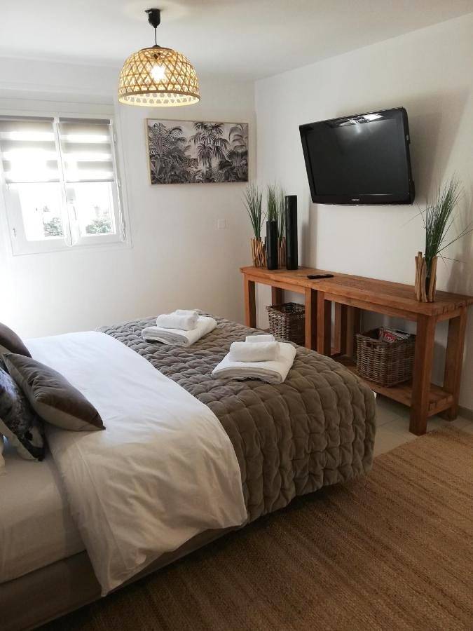 Gîte pour 2 personnes, avec vue et terrasse à La Roche-Blanche - 4