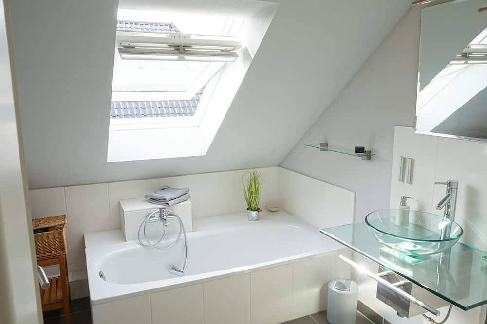 Ganze Wohnung, Ferienwohnung für 2 im idyllischen Kating nahe der Hafenstadt Tönning in Kating, Tönning