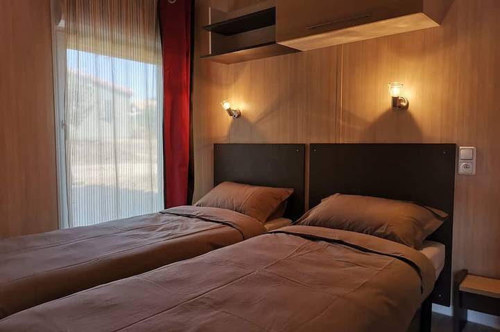 Location de vacances pour 6 personnes, avec piscine à La Chapelle-Hermier - 4