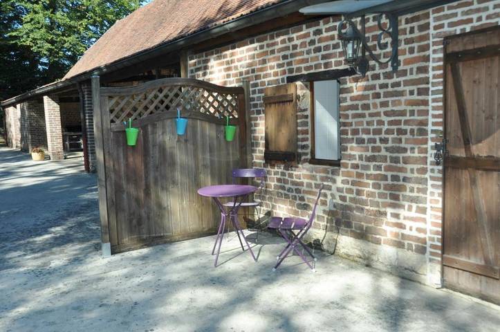 Location de vacances pour 6 personnes, avec jardin ainsi que piscine et vue, animaux acceptés à Saillenard - 3