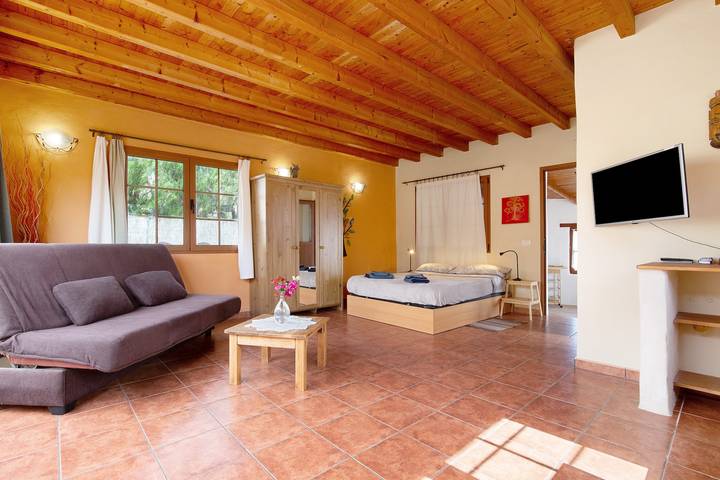 Vacation Home 'Yukalele 2' with Mountain View, Private Terrace and Wi-Fi in Lajares, La Oliva
