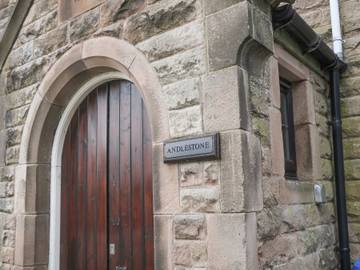 Log Cabin for 6 People in Birchover, Peak District, Photo 2