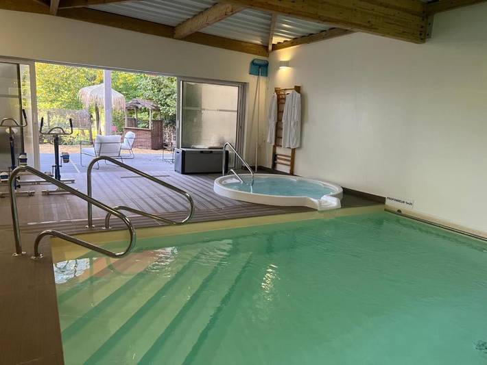 Gîte pour 2 personnes, avec vue ainsi que piscine et jardin, animaux acceptés à Cholet - 2