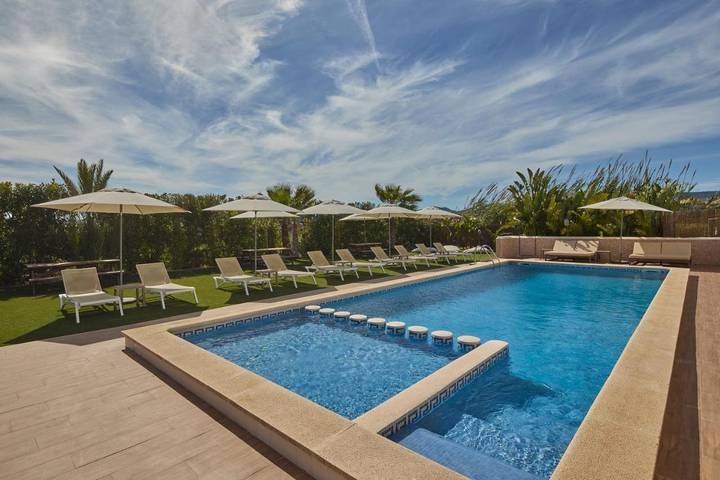 Apartamento para 2 personas, con Terraza y Jardín además de Piscina y Vistas en Playa d'en Bossa