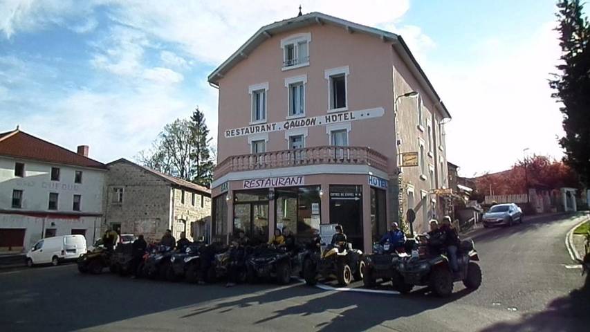 Hôtel pour 4 personnes, avec vue et terrasse, animaux acceptés à Le Brugeron