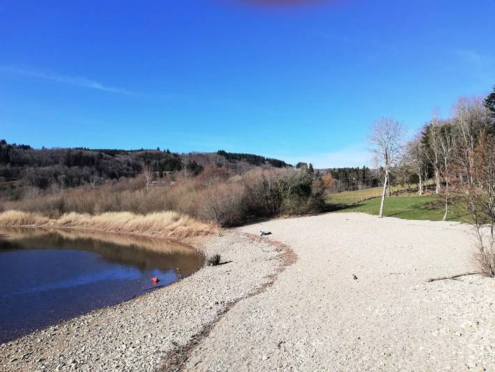 Location de vacances pour 3 personnes, avec jardin dans Lac de la Raviège - 4
