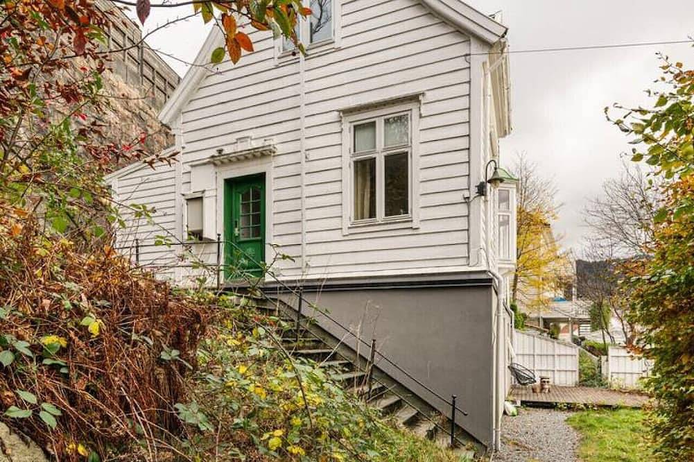Ganze Wohnung, Bergen Villa - Charming 3 Bedroom a View in Bergenhus, Bergen