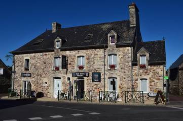 Hôtel pour 2 personnes, avec terrasse, animaux acceptés à L'Étang-Bertrand