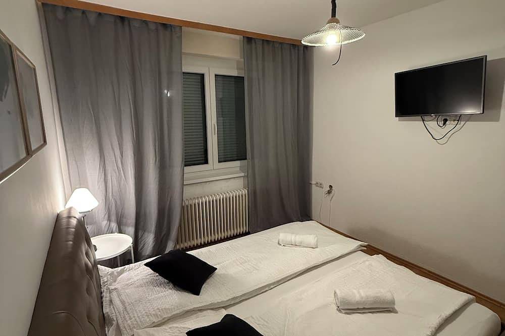 1 room 59€ (double bed 2person) in Linz - Wels