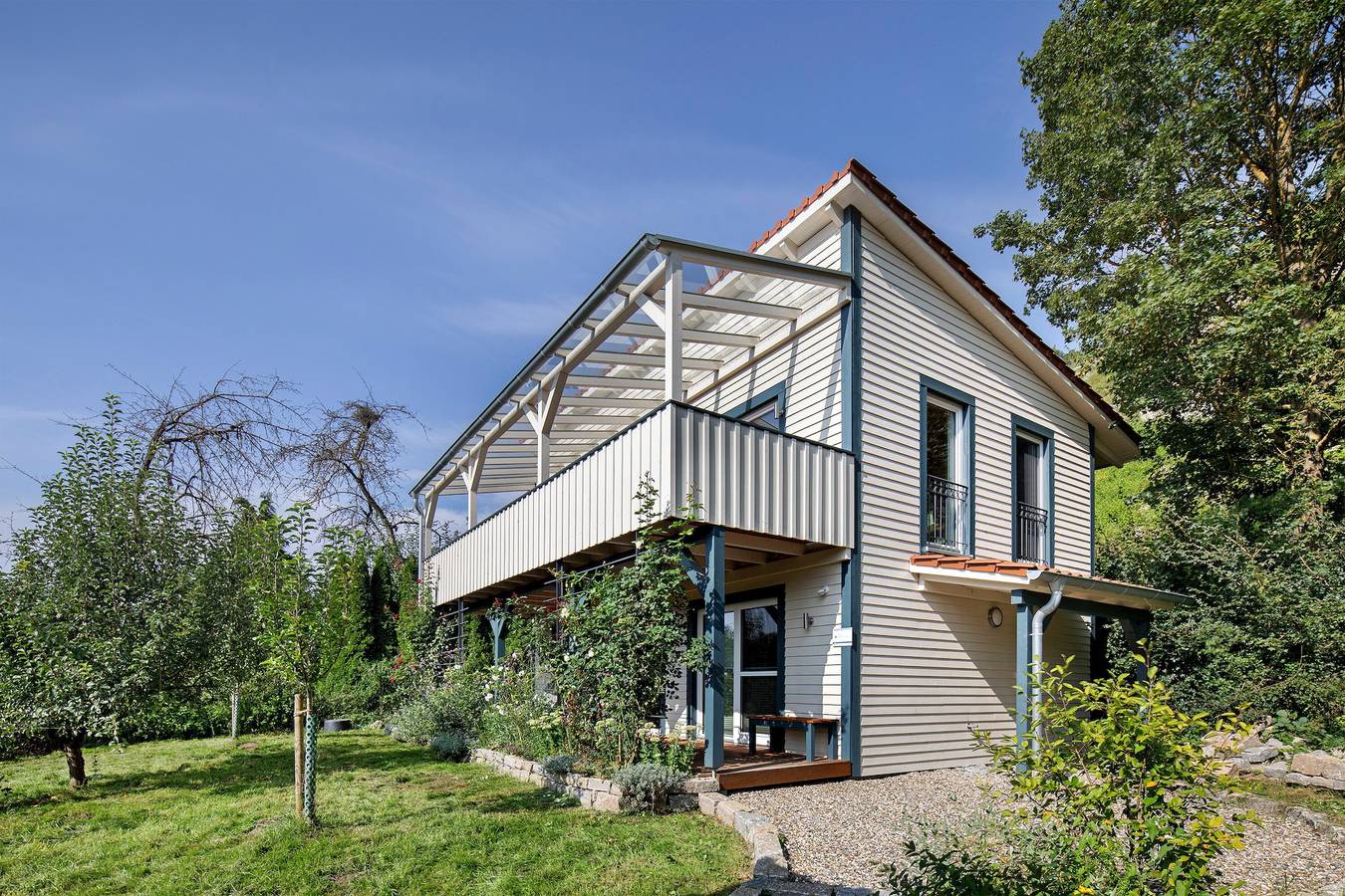 Ganze Wohnung, "Ferienhaus Das Große Paradies“ mit Sauna, Garten, Hottube und Wlan in absoluter Traumlage in Hessisches Bergland