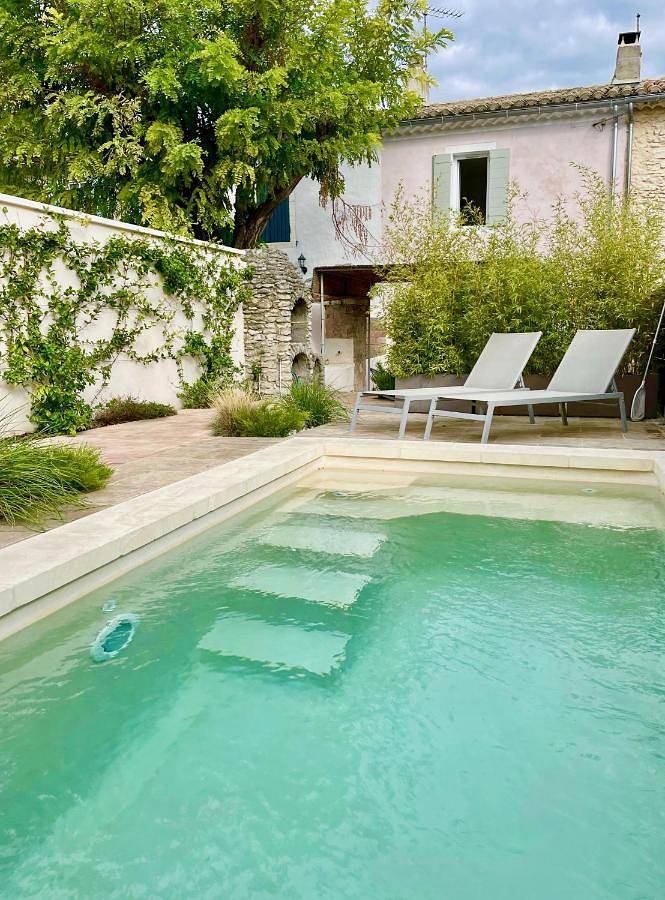 Le Mazet rose, maison avec piscine, parking et clim dans le centre in Saint-Rémy-de-Provence, Région d'Arles