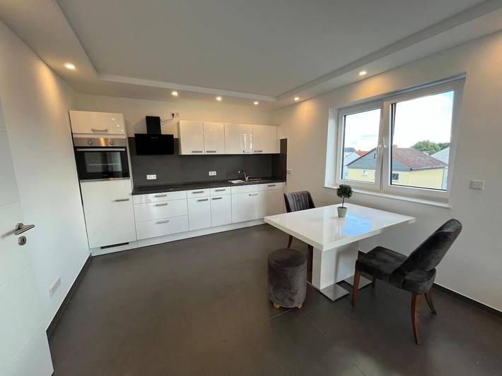 Ferienwohnung für 3 Personen, mit Balkon und Terrasse sowie Ausblick in Groß-Gerau