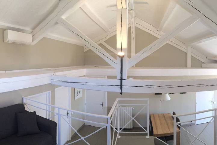 Location de vacances pour 7 personnes, avec terrasse et jardin à Aigremont - 3