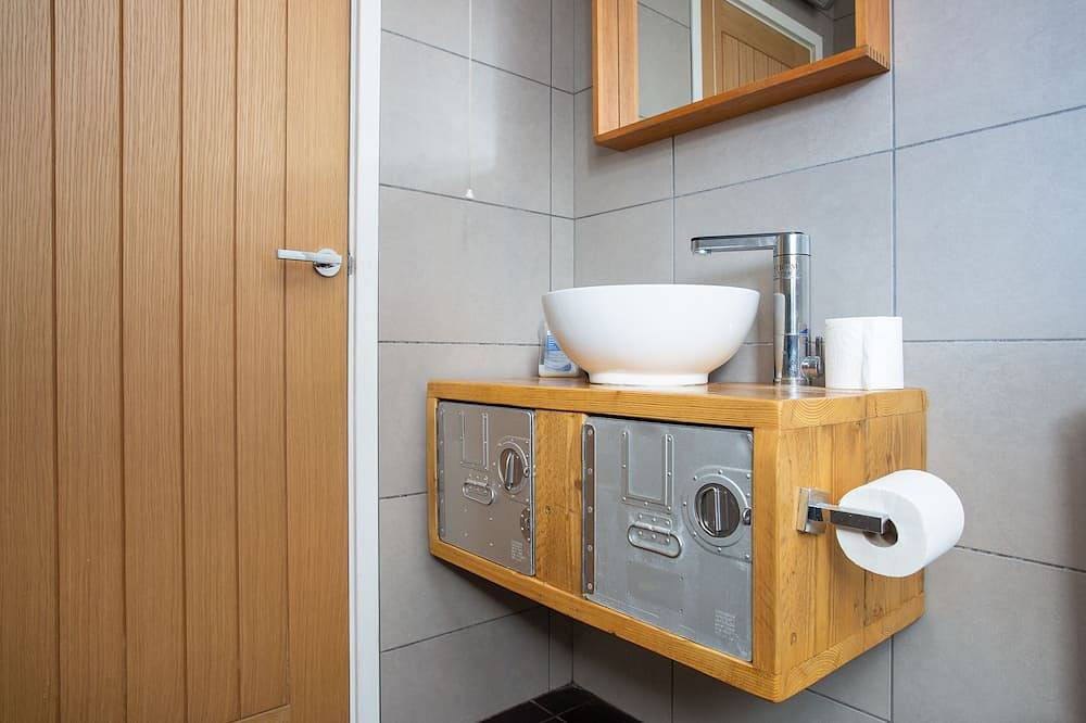 Erleben Sie einen einzigartig gestalteten Raum in einer ruhigen Umgebung aus Buchenholz in Hayling Island, Havant