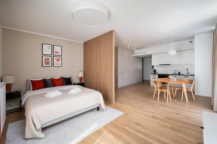 Ganze Wohnung, Unique Tower Business View Apartment in Warschau, Masowien
