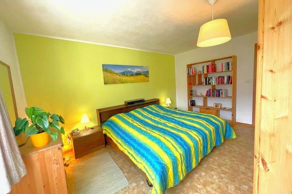 Ganze Wohnung, Spacious Apartment with 3 bedrooms, 2 bathrooms, kitchen and living room in S. Carlo (Poschiavo), Poschiavo