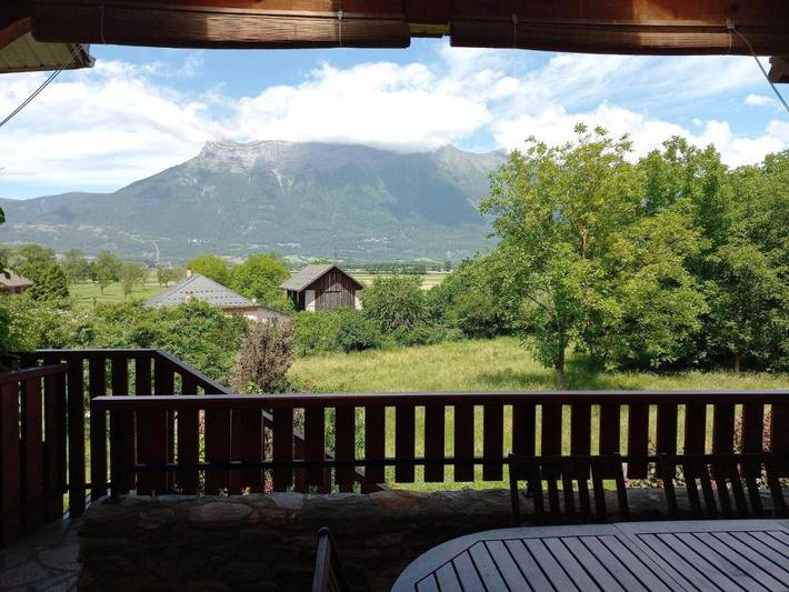 Location de vacances pour 8 personnes, avec vue et terrasse à Chamoux-sur-Gelon