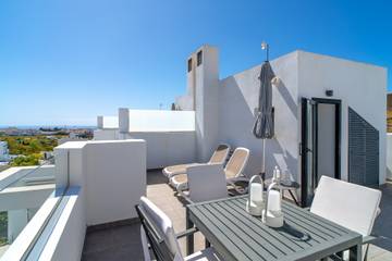 Villa for 4 Guests in Nerja, Costa del Sol, Picture 1
