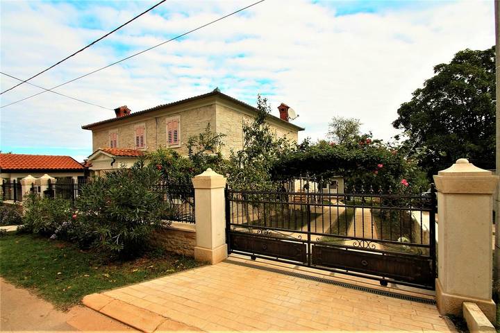 Ferienwohnung für 3 Personen, mit Balkon und Balkon/Terrasse in Kastelir - 2
