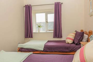 Log Cabin for 4 People in Padstow, Cornwall, Photo 2