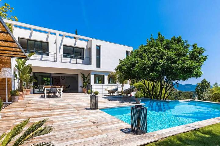 Location de vacances pour 6 personnes, avec Terrasse et Jardin à Falicon