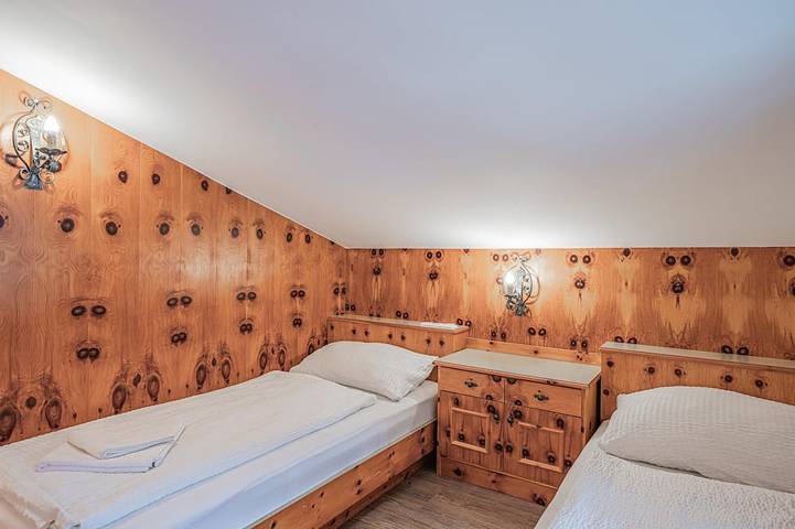 Ganze Wohnung, Ferienapartmentkombi mit Balkon unweit des Liftes in Neukirchen am Großvenediger, Pinzgau