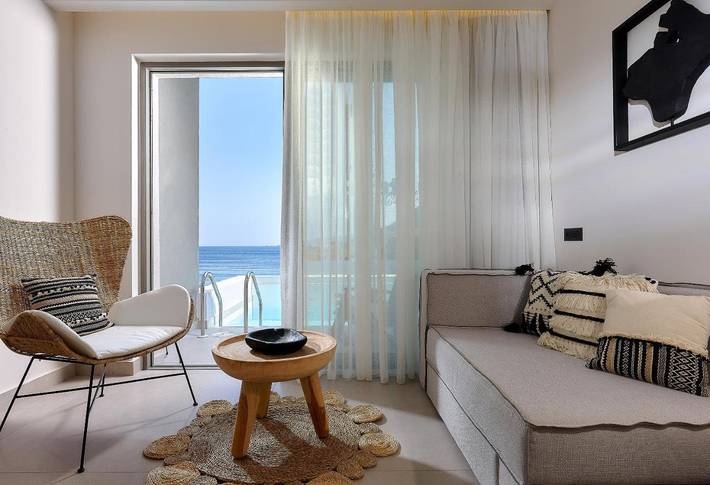 Hôtel pour 2 personnes, avec piscine ainsi que bassin pour enfant et jardin à Bali (Crète)