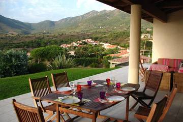 Villa pour 8 personnes, avec balcon et jardin dans Sagone