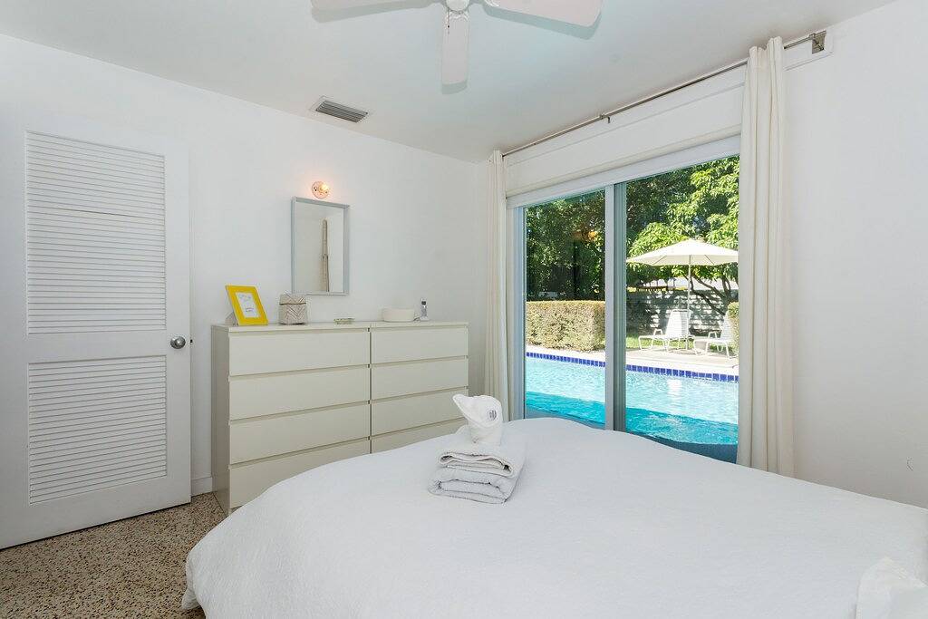 Midcentury Modern 3 Br - Pool in Sarasota, in der Nähe der Strände! in Sarasota Heights, Sarasota