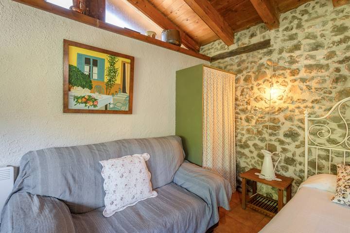 Chalet para 2 personas, con Jardín y Piscina para niños en Garrotxa - 4