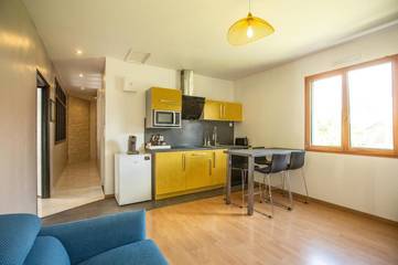 Chambre d’hôte pour 7 personnes, avec terrasse ainsi que jardin et vue à La Gaubretière