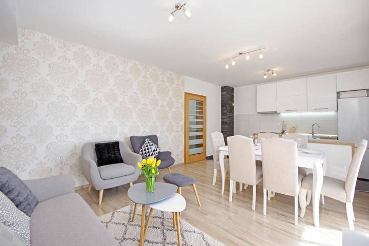 Gîte pour 6 personnes, avec vue et jardin, adapté aux familles dans Vrlika
