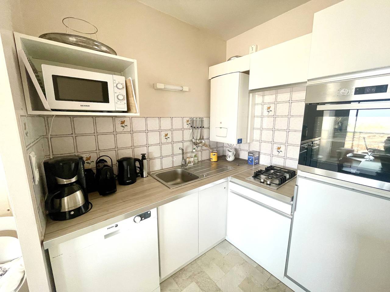 Appartement entier, Studio cosy proche plage avec balcon in Les Sables-d'Olonne, Vendée