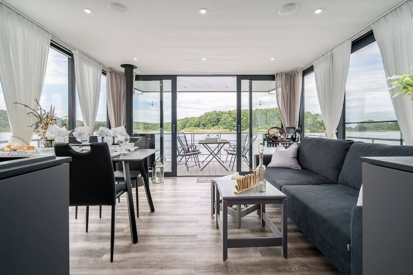 Ferienwohnung auf dem Wasser | H + M Lounge in Buchholz, Lago Müritz