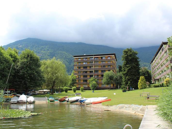 Ferienwohnung für 4 Personen, mit Balkon und Terrasse sowie Garten und Seeblick in Bodensdorf