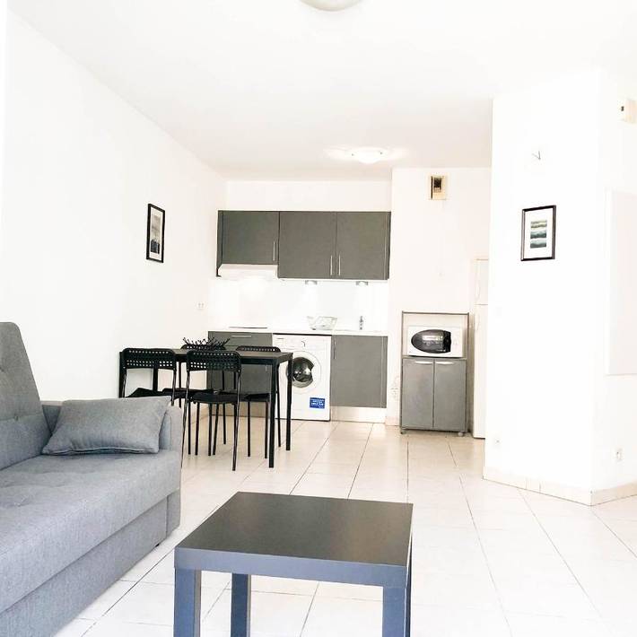 Gîte pour 4 personnes, avec balcon dans Gare De Nice Riquier