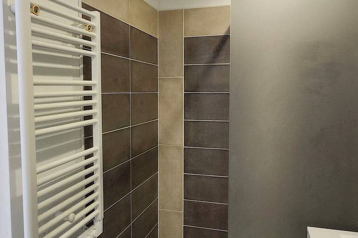 Gîte pour 2 personnes, avec jardin à Tour-de-Faure - 4