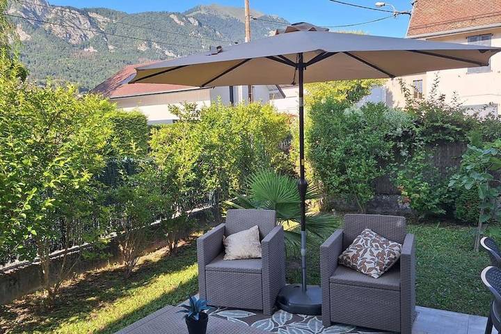 Location de vacances pour 3 personnes, avec vue et jardin à Bonneville - 3