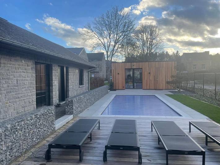 Apartamento para 4 personas, con piscina además de jardín y jacuzzi, Se admiten mascotas en Rochefort (Región Valona)